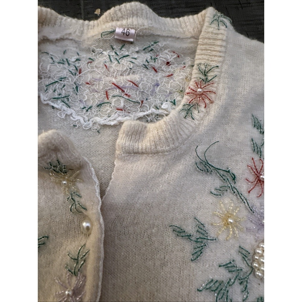 Vintage Hand Beaded Cardigan Sweater Size Small Medium 46 Floral Classic Knit‎ - Picture 16 of 16